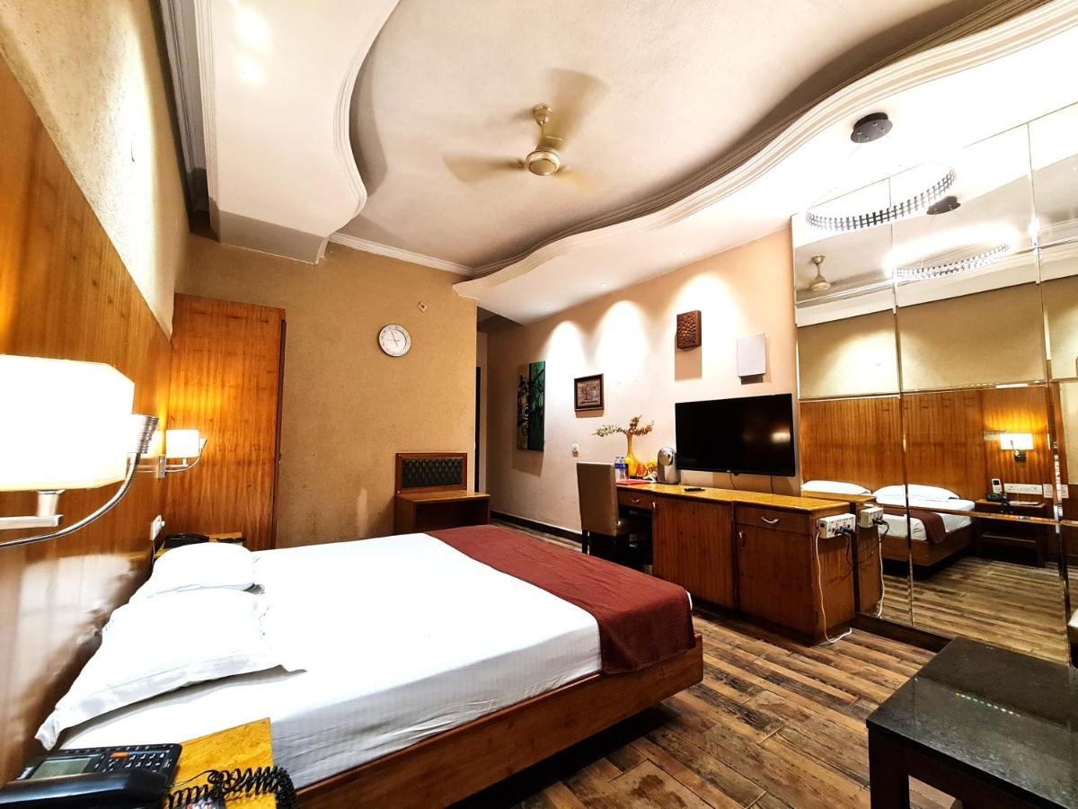 Hotel Royal Castle Grand New Delhi Exterior photo