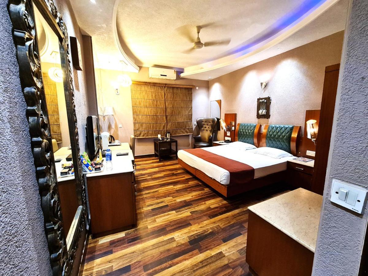 Hotel Royal Castle Grand New Delhi Exterior photo
