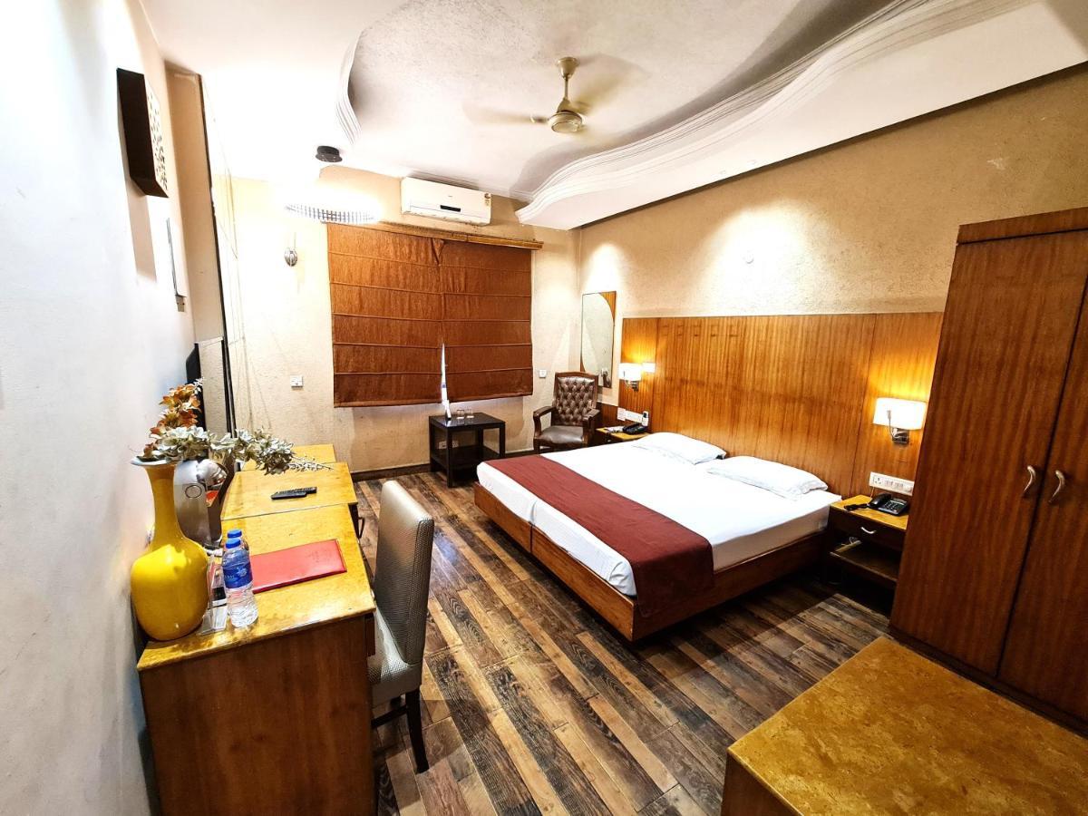 Hotel Royal Castle Grand New Delhi Exterior photo