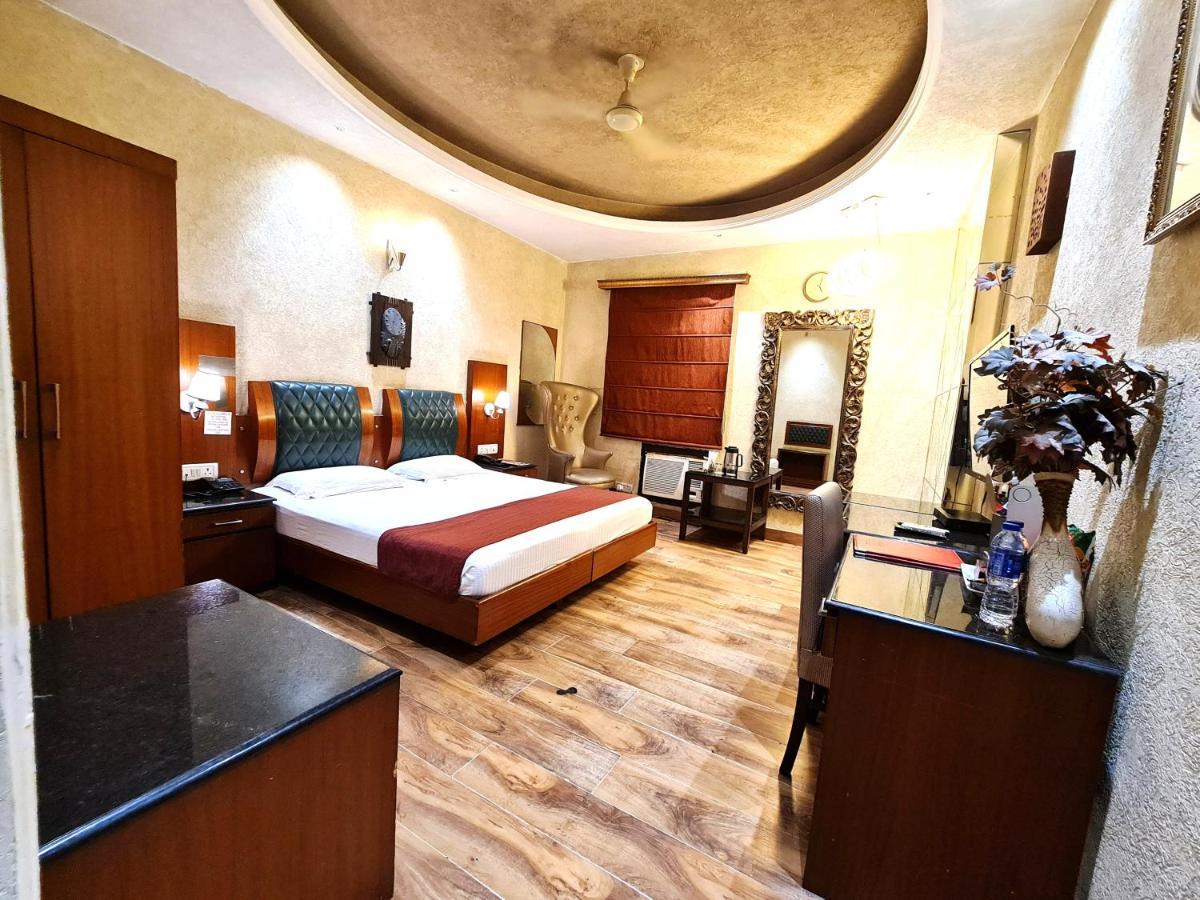 Hotel Royal Castle Grand New Delhi Exterior photo