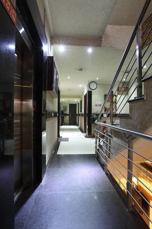 Hotel Royal Castle Grand New Delhi Exterior photo