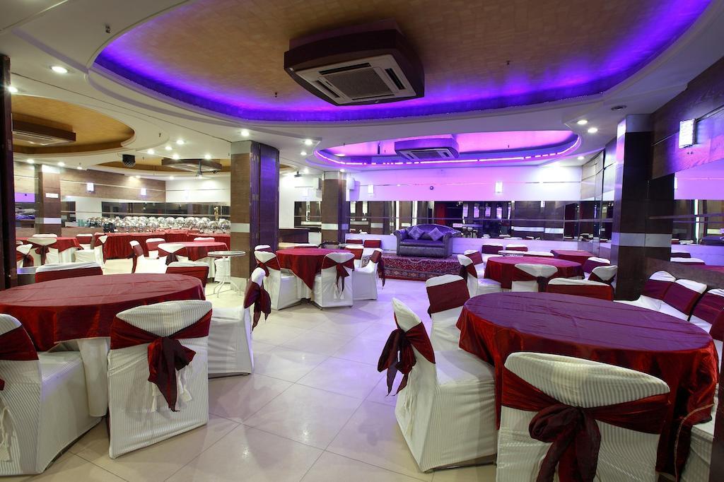 Hotel Royal Castle Grand New Delhi Exterior photo
